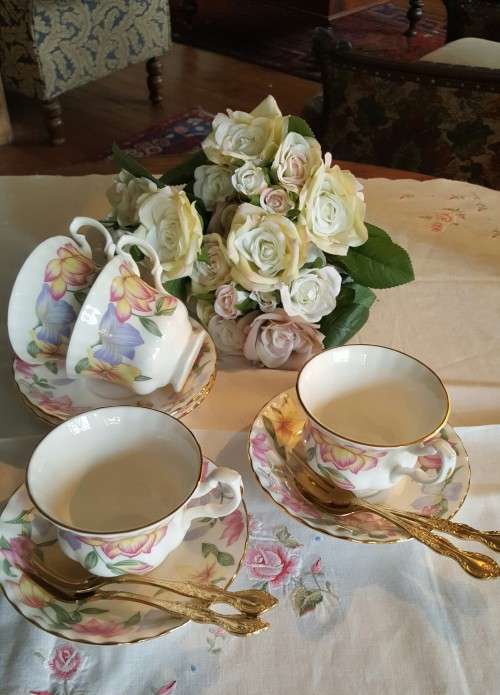 ROYAL ALBERT Fair View