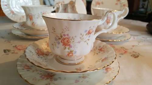 ROYAL ALBERT peach rose