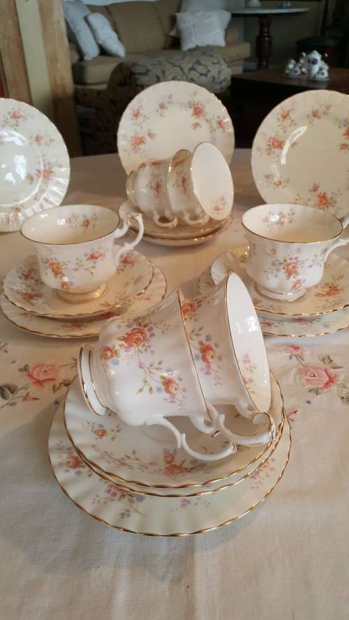 ROYAL ALBERT peach rose