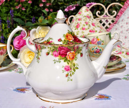 OLD COUNTRY ROSE Royal Albert