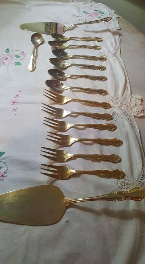 EETRITE 24KT GOLD PLATED CAKE LIFTER NR1