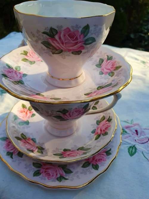 pink roses harlequin soft pink TRIO 2
