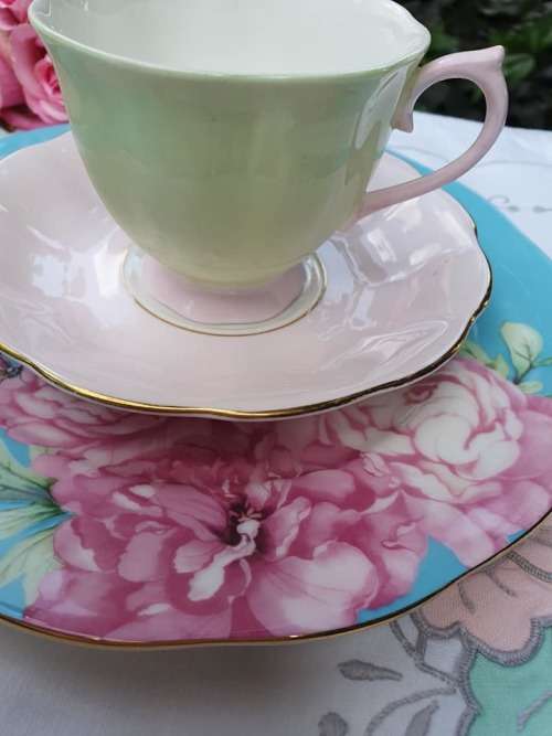 ROYAL ALBERT RARE MIXMATCH TRIO'S