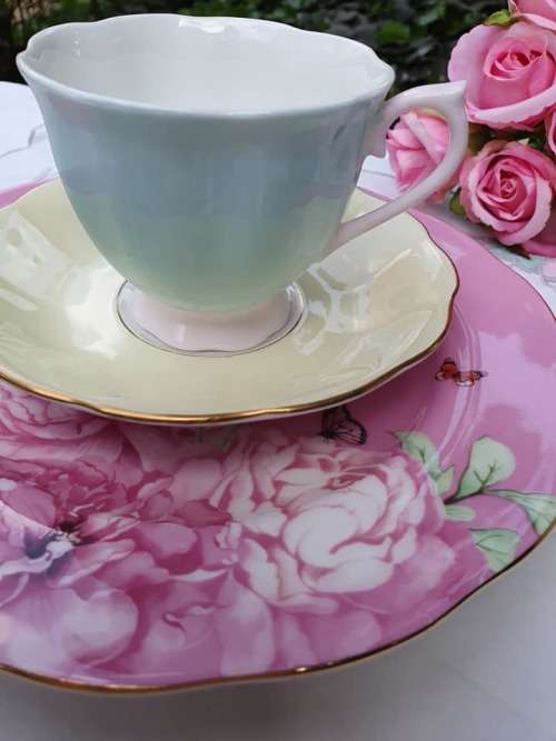 ROYAL ALBERT RARE MIXMATCH TRIO'S