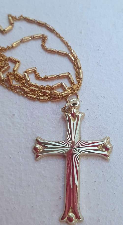 Fine 9kt gold chain and cross SPECIAL SPECIAL SPECIAL Christmas  Gift