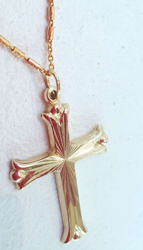 Fine 9kt gold chain and cross SPECIAL SPECIAL SPECIAL Christmas  Gift