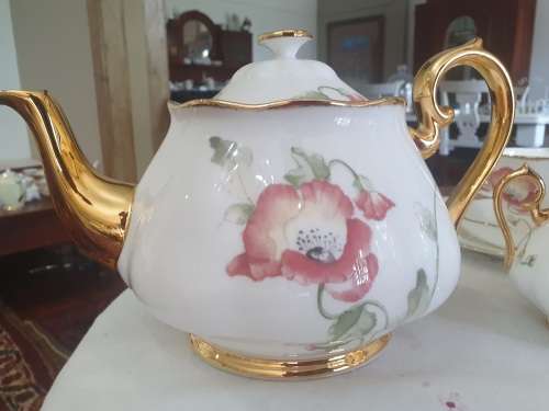 Royal Albert Utra RARE 100 years celebration series Poppy Teapot ONLY!!!!!