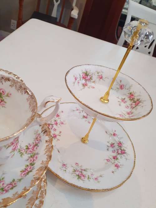 Paragon Victoriana Rose Double tier