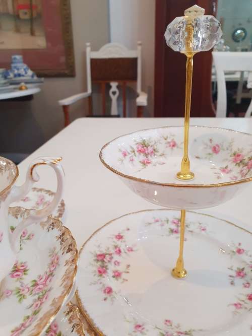 Paragon Victoriana Rose Double tier