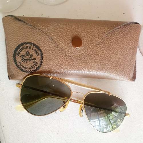 VINTAGE 1970s Ray-Ban Original box, in cluding sunglases with glass lenses 24kt gold plated- no LOGO