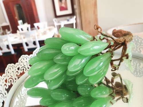 Vintage bunch of glass grapes 16cm