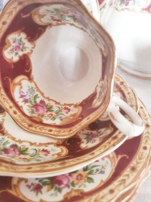 Royal Albert Lady Hamilton
