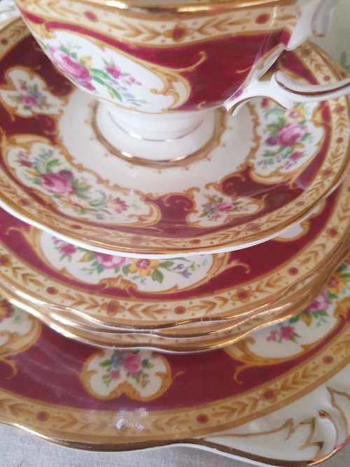 Royal Albert Lady Hamilton