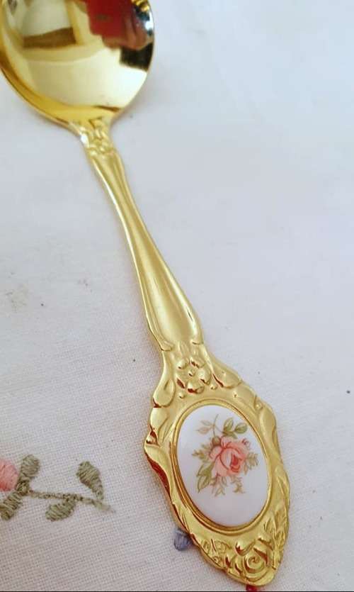 eetrite SET 1 WITH SUGAR SPOON INCLUDED GOLD PLATED