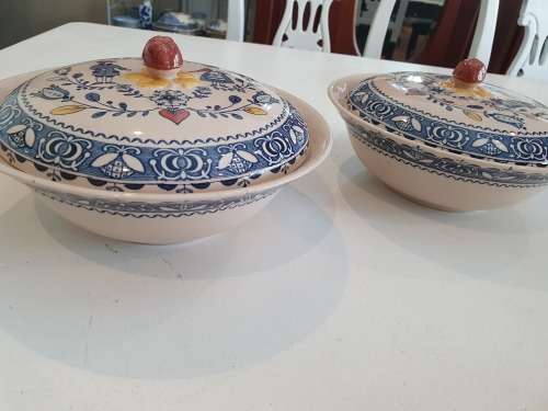 Hearts and Flowers tureen veggie dish Johnson Brothers lidde dish