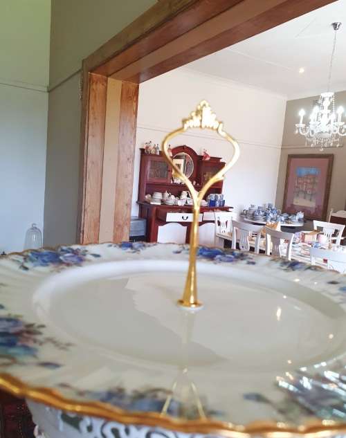 Royal Albert Moonlight Rose large single tier