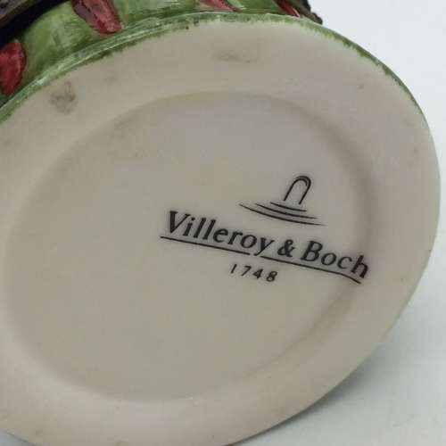 Vintage `Villeroy and Boch` Christmas Trinket Box (no box)