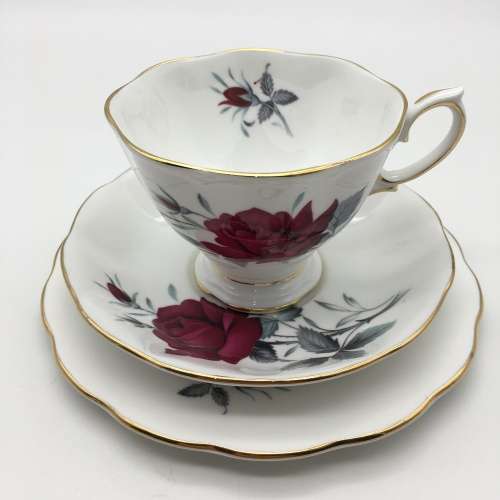 Early Royal Albert `Sweet Romance` 21 Piece Tea Set