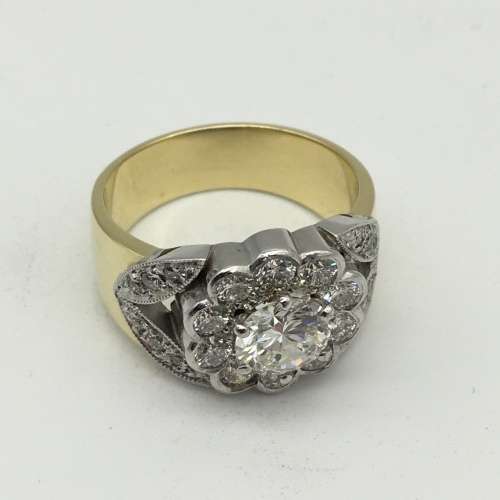 Impressive Vintage 18ct Gold and Diamond Ring