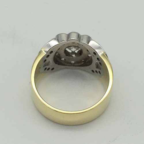 Impressive Vintage 18ct Gold and Diamond Ring