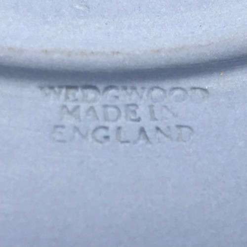 Attractive Wedgwood `Cherubs` Cabinet Plate