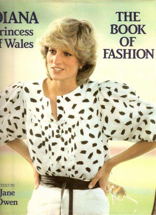 DIANA PRINCESS OF WALES THE BOOK OF FASHION