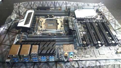 Asus x99-deluxe motherboard