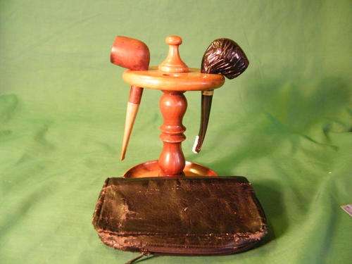 4 Pipe Stand, 2 x Pipes & Tobacco pouch