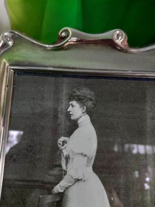 SILVER PICTURE FRAME