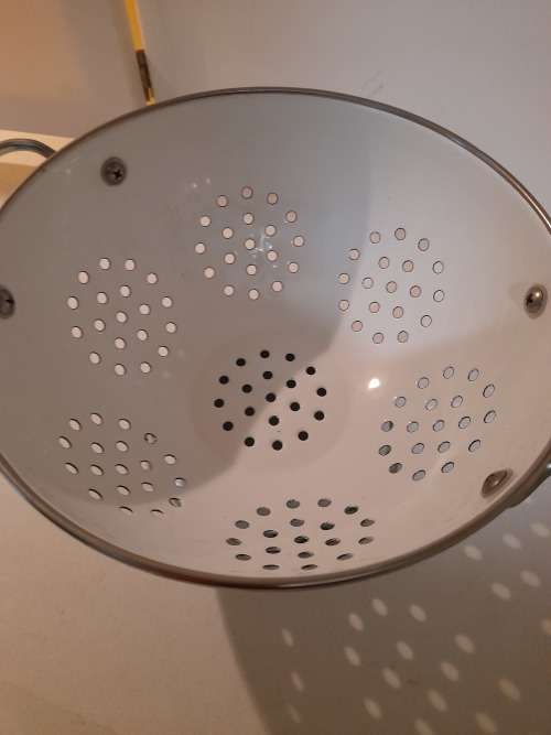 VILLEROY AND BOCH COLANDER