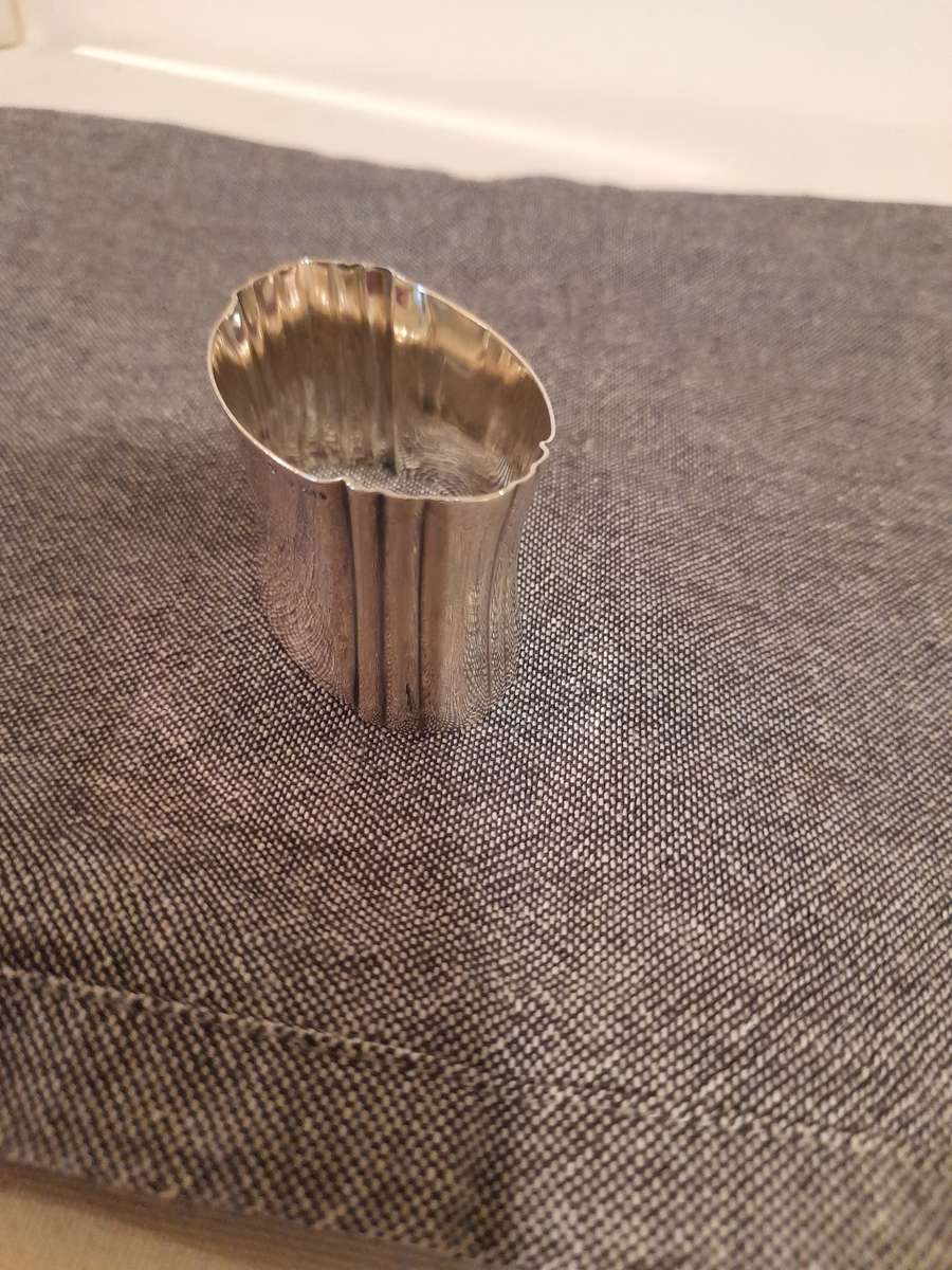 SILVER SERVIETTE RING