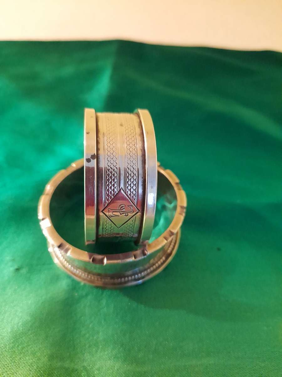 SILVER SERVIETTE RINGS