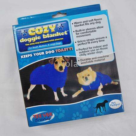 ---> THE NEW SNUGGIE BLANKET FOR DOGS!! COZY FLEECE SLEEVED BLANKET IN PINK. AG MA!!! <---