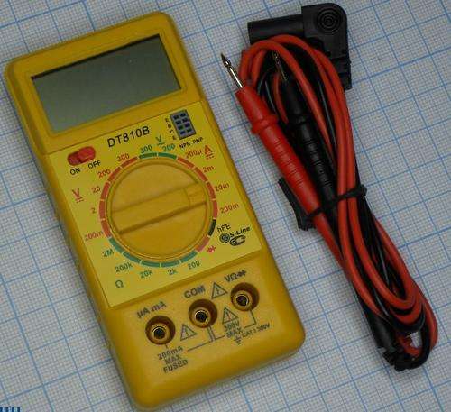**WACO DT810B DIGITAL MULTIMETER WITH TRANSISTOR hFE SOCKET**