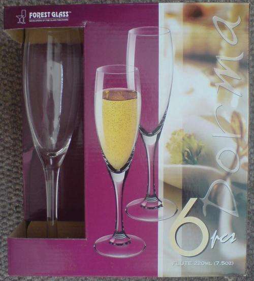 **FREE COMBINED SHIPPING!!** SET OF 6 GORGEOUS DORMA FLUTES!!