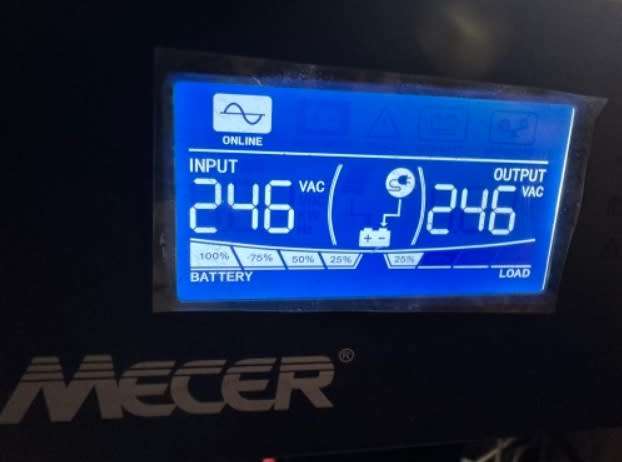 Mecer IVR-1200LBKS 1200VA, 720W, 12V DC-AC Inverter