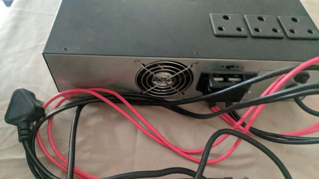 Mecer IVR-1200LBKS 1200VA, 720W, 12V DC-AC Inverter