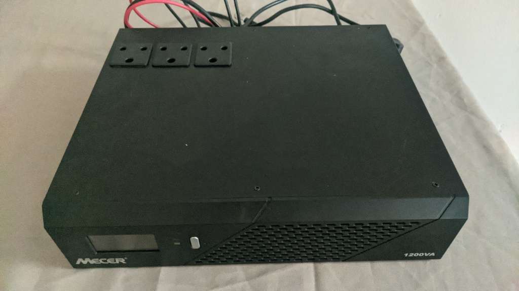 Mecer IVR-1200LBKS 1200VA, 720W, 12V DC-AC Inverter