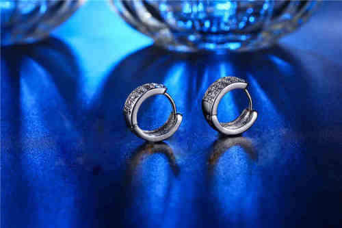 Fetching White Gold Filled Earrings With 1,00ct Simulated Diamonds