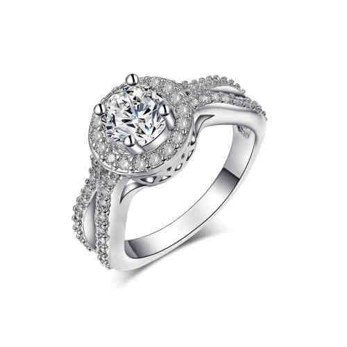 BEAUTIFUL!! White Gold Filled Ring With Simulated Diamonds Size 6 US