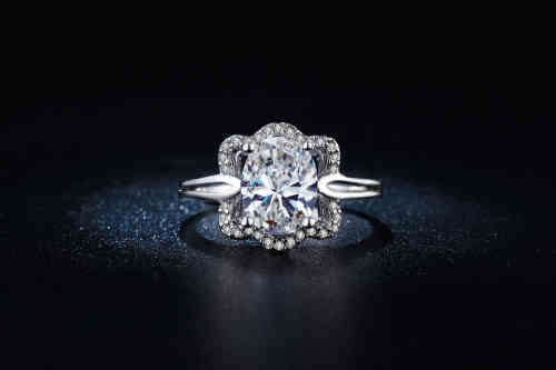 White Gold Filled Flower ring with Simulated Diamond Size 6  US