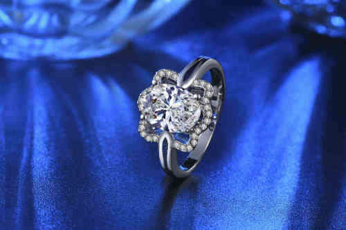 White Gold Filled Flower ring with Simulated Diamond Size 6  US