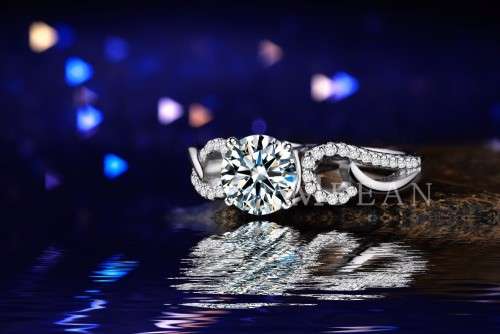 Solid Sterling Silver Ring With 1ct Simulated Diamond Size 7 US