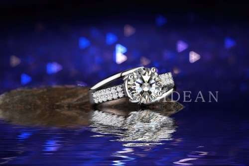 Solid Sterling Silver Ring With 1ct Simulated Diamond Size 7 US