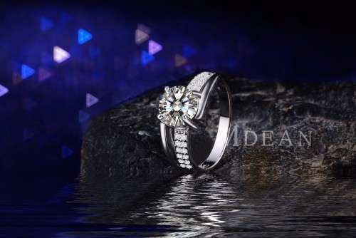 Solid Sterling Silver Ring With 1ct Simulated Diamond Size 7 US