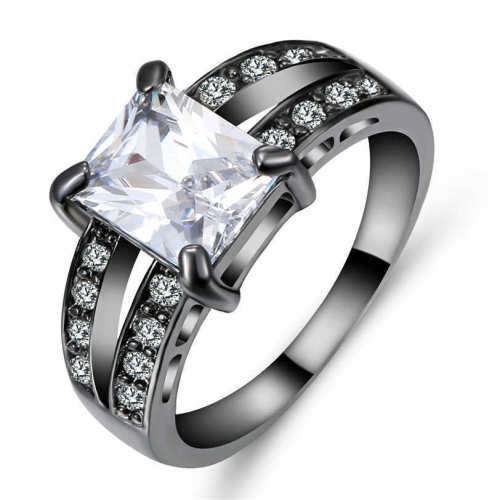 Stunning 18kt Black Gold Filled Ring With 17 Simulated Diamonds Size 9 US