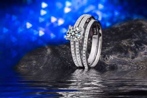 AMAZING!!! White Gold Filled Ring set with 61 Simulated 1.00ct Diamonds Size 6 US