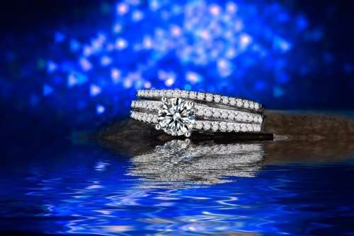 AMAZING!!! White Gold Filled Ring set with 61 Simulated 1.00ct Diamonds Size 6 US