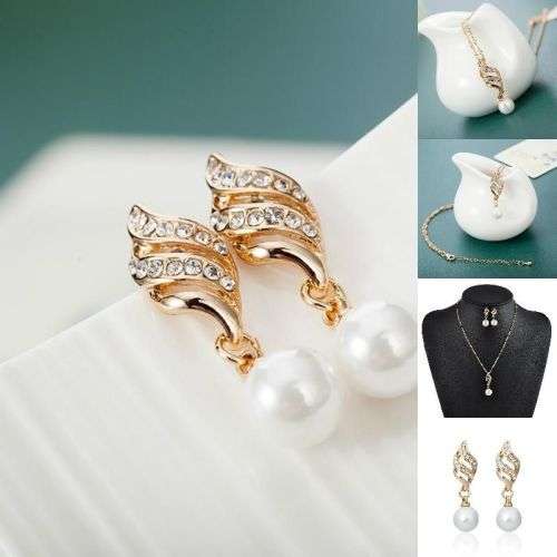 Alluring Gold Plated Pearl Necklace And Earrings Set (June Bithstone)