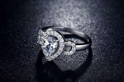 ENTICING!! 2ct Simulated Diamond Teardrop Shape Ring Size 7 US